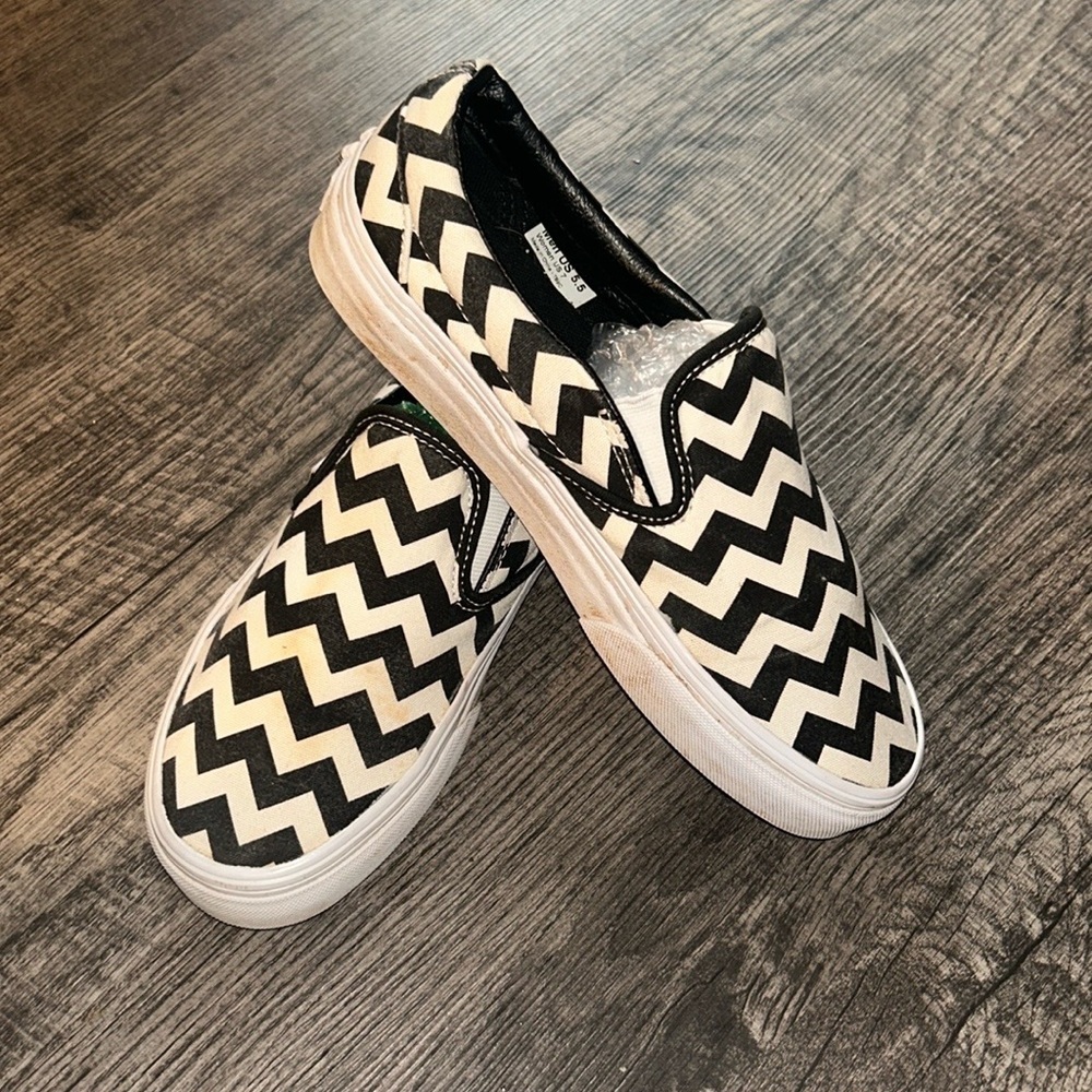 Vans Sneakers - Picture 7 of 9